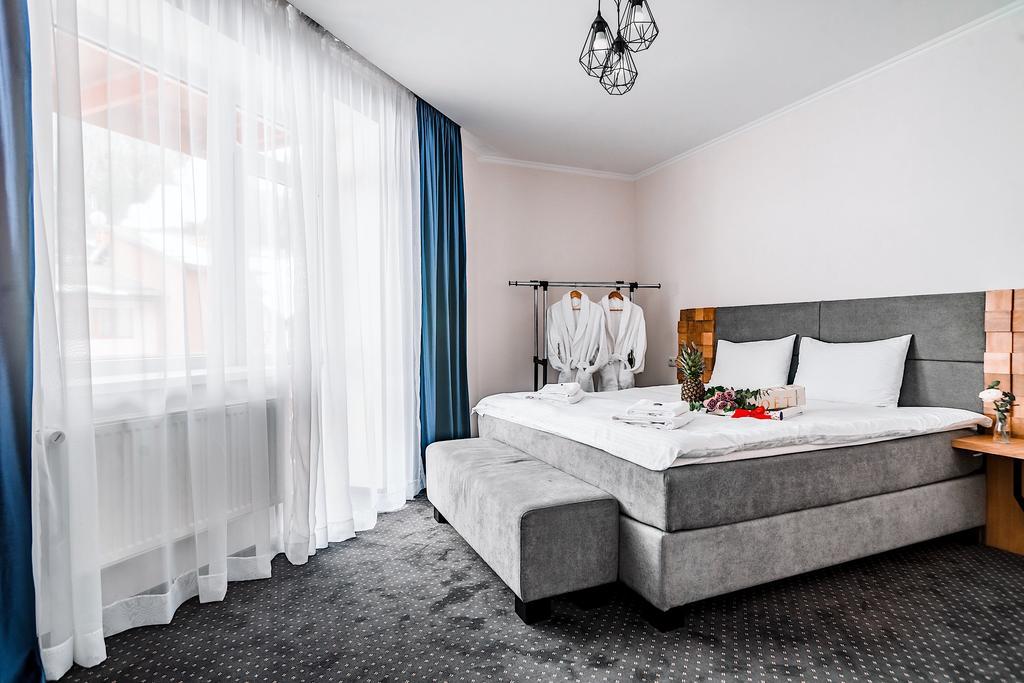 Grofa Hotel บูโคเวล ภายนอก รูปภาพ