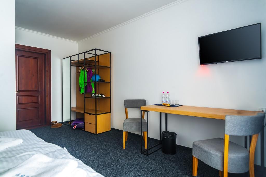 Grofa Hotel บูโคเวล ภายนอก รูปภาพ