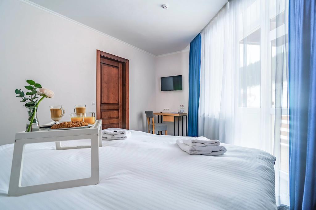 Grofa Hotel บูโคเวล ภายนอก รูปภาพ